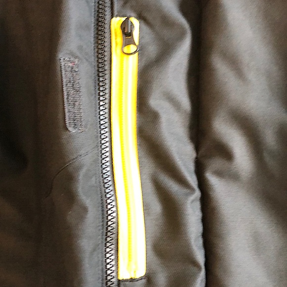 Volcom Ski/Snowboard Jacket - Picture 6 of 11